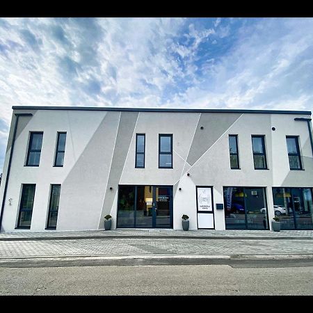 Floros Namai Hotel Silale Bagian luar foto